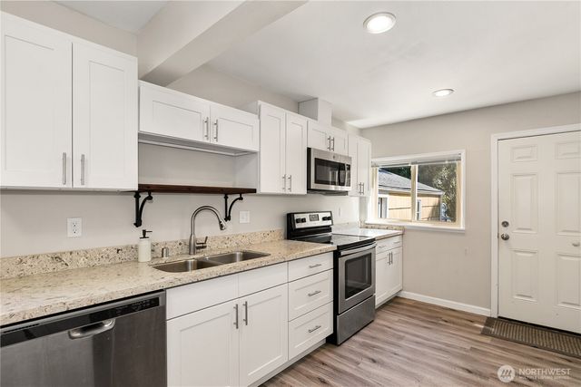 5215 McDacer Avenue, Tacoma, WA 98404