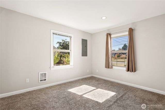 5215 McDacer Avenue, Tacoma, WA 98404