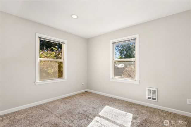 5215 McDacer Avenue, Tacoma, WA 98404