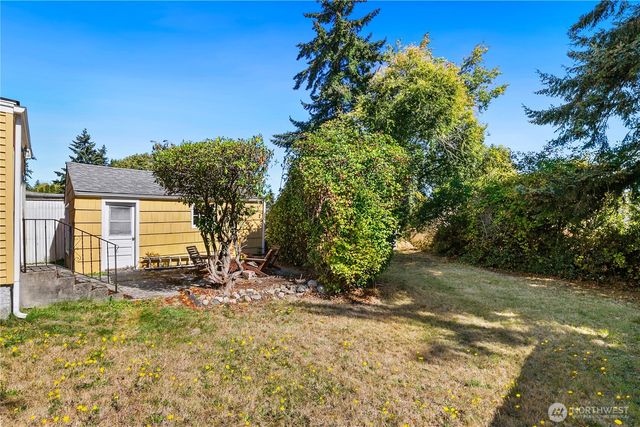 5215 McDacer Avenue, Tacoma, WA 98404