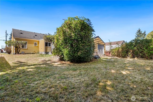 5215 McDacer Avenue, Tacoma, WA 98404