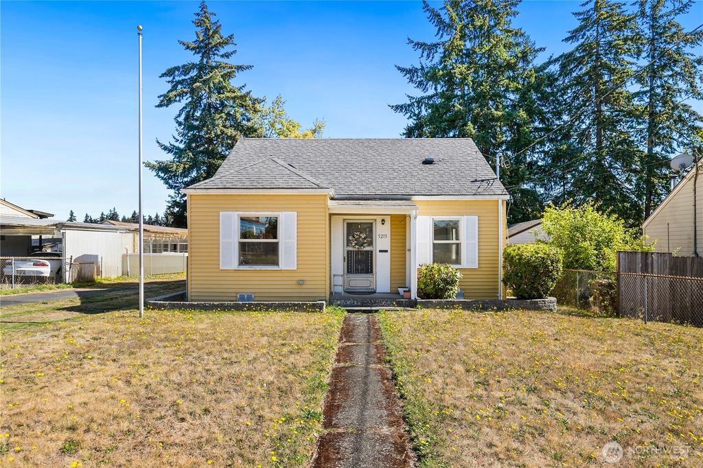 5215 McDacer Avenue, Tacoma, WA 98404