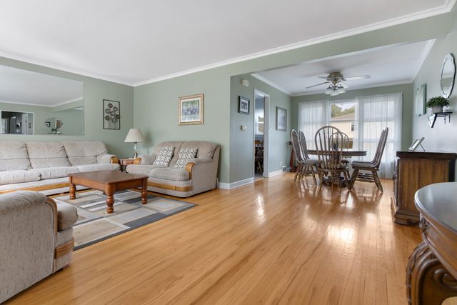 243 N Richards Drive, Palatine, IL 60074