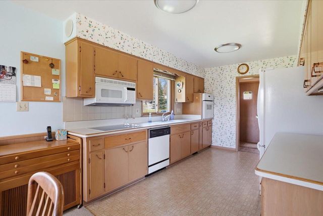 6909 Darnell LANE, Greendale, WI 53129