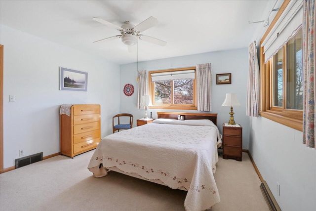 6909 Darnell LANE, Greendale, WI 53129
