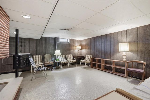 6909 Darnell LANE, Greendale, WI 53129