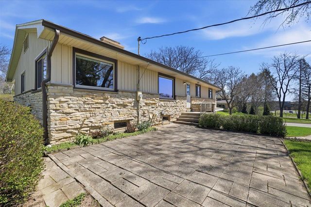 6909 Darnell LANE, Greendale, WI 53129
