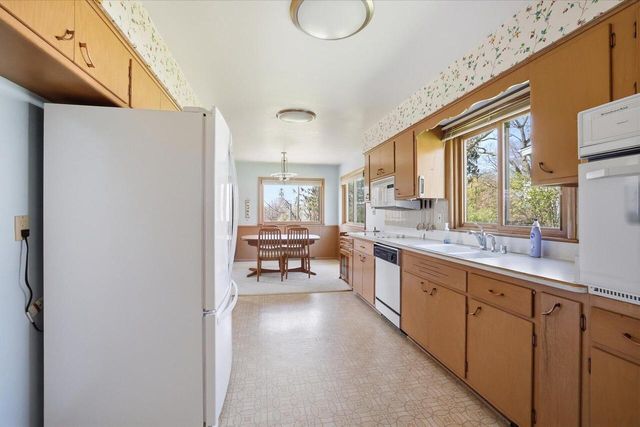 6909 Darnell LANE, Greendale, WI 53129
