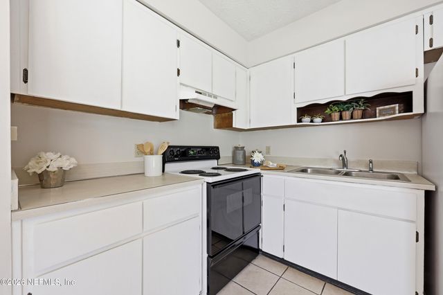 3210 DONHURST Street, Jacksonville, FL 32277