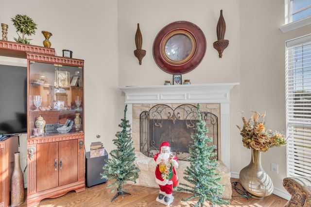 4437 Mallow Oak Drive, Fort Worth, TX 76123