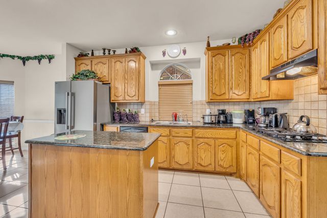 4437 Mallow Oak Drive, Fort Worth, TX 76123