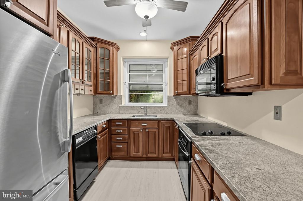 505 E ROBERTS ST, NORRISTOWN, PA 19401 — photo 5
