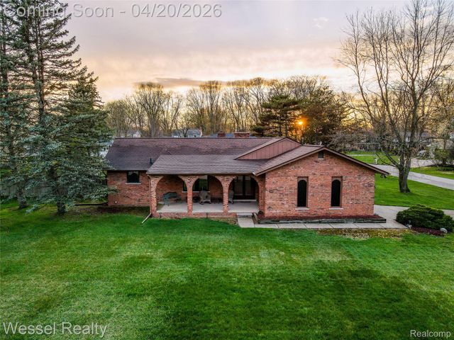 53659 Wolf Drive, Shelby Charter Township, MI 48316