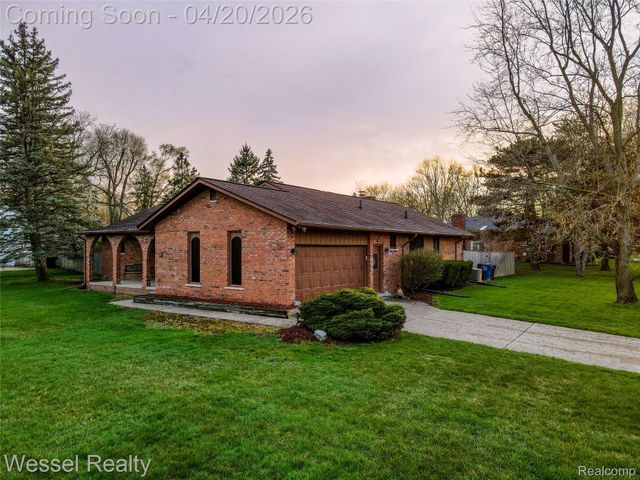 53659 Wolf Drive, Shelby Charter Township, MI 48316