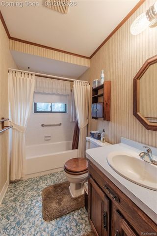 53659 Wolf Drive, Shelby Charter Township, MI 48316