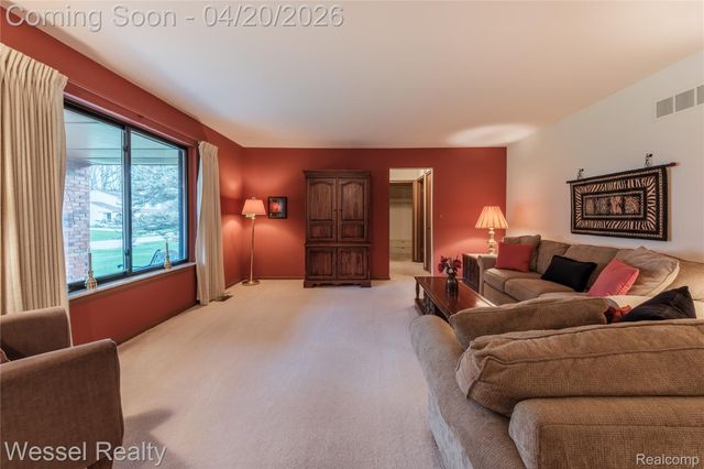 53659 Wolf Drive, Shelby Charter Township, MI 48316