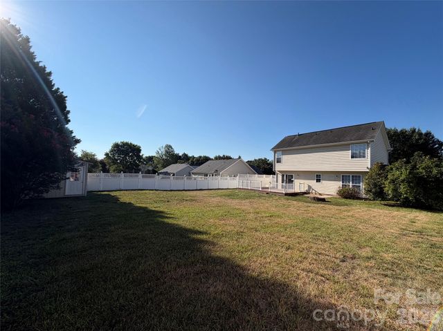 12601 Cumberland Crest Drive, Huntersville, NC 28078