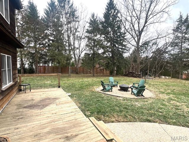 355 Dietrich Road, Ballwin, MO 63021