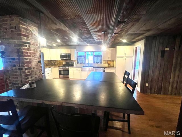 355 Dietrich Road, Ballwin, MO 63021