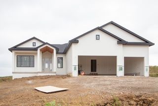 1610 N G Street, Indianola, IA 50125