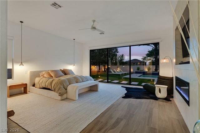 360 Hedgehope Drive, Las Vegas, NV 89183