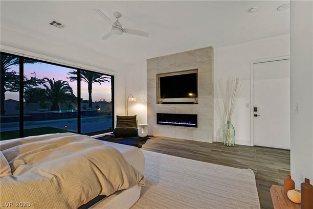 360 Hedgehope Drive, Las Vegas, NV 89183