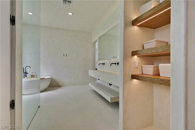 360 Hedgehope Drive, Las Vegas, NV 89183