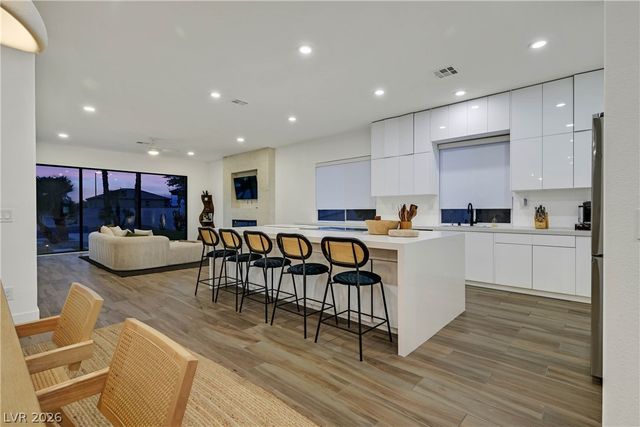 360 Hedgehope Drive, Las Vegas, NV 89183