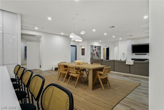 360 Hedgehope Drive, Las Vegas, NV 89183