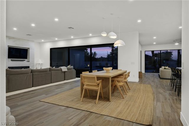 360 Hedgehope Drive, Las Vegas, NV 89183