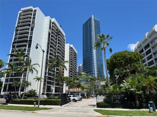 1450 Brickell Bay Dr 1003, Miami, FL 33131