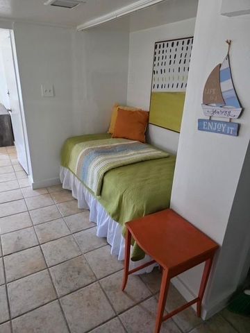 1220 Avenue K, Galveston, TX 77550