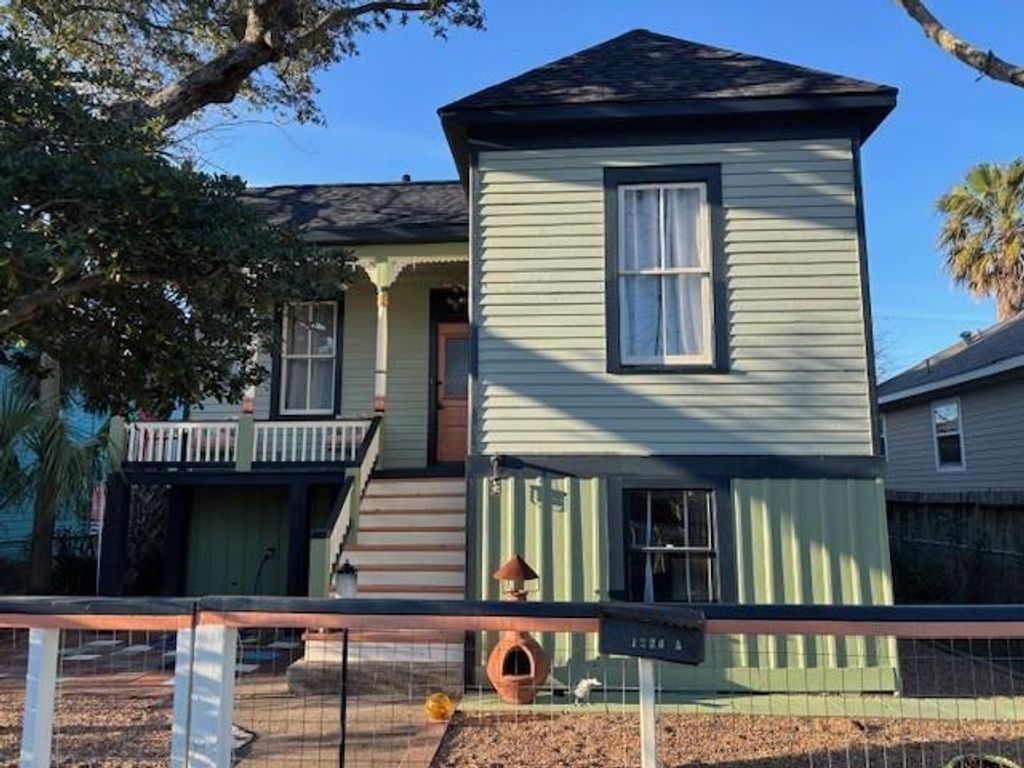 1220 Avenue K, Galveston, TX 77550