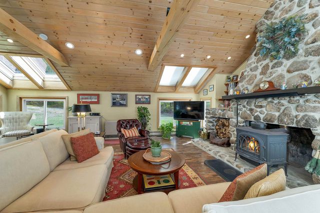 65 Effingham Road, Ossipee, NH 03864