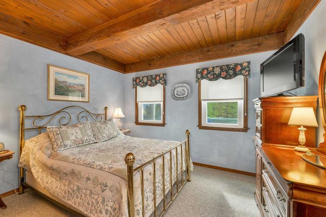 65 Effingham Road, Ossipee, NH 03864