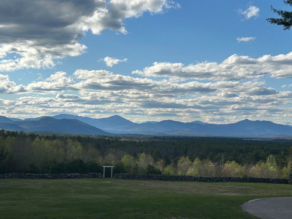 65 Effingham Road, Ossipee, NH 03864