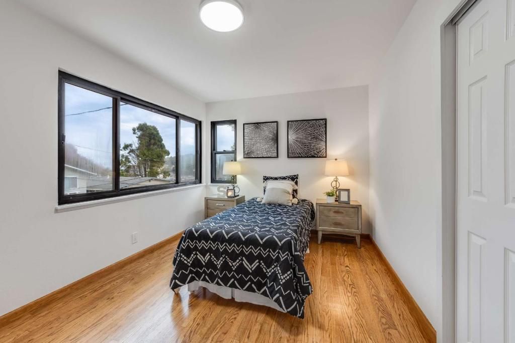 Image 16 of property listing at 1536 Valdez Way, Pacifica, CA 94044