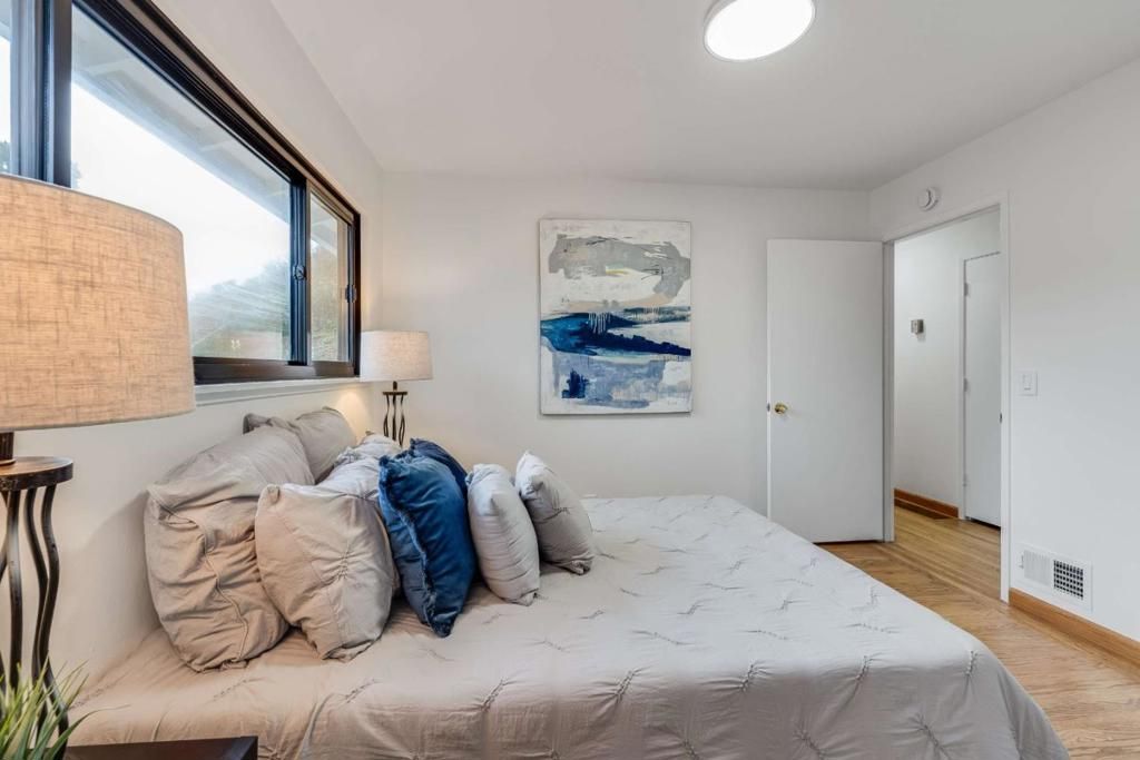 Image 19 of property listing at 1536 Valdez Way, Pacifica, CA 94044