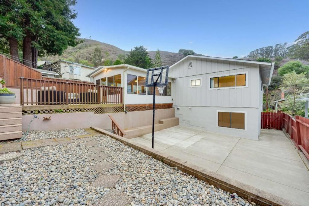 Image 25 of property listing at 1536 Valdez Way, Pacifica, CA 94044