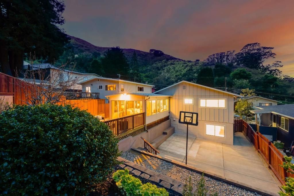 Image 55 of property listing at 1536 Valdez Way, Pacifica, CA 94044