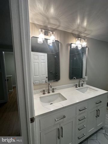 2281 DOSINIA CT, Reston, VA 20191