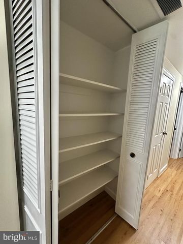 2281 DOSINIA CT, Reston, VA 20191
