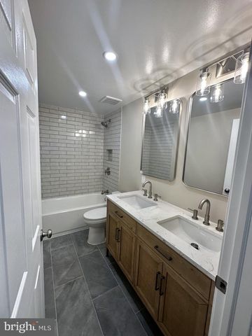 2281 DOSINIA CT, Reston, VA 20191