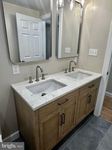 2281 DOSINIA CT, Reston, VA 20191