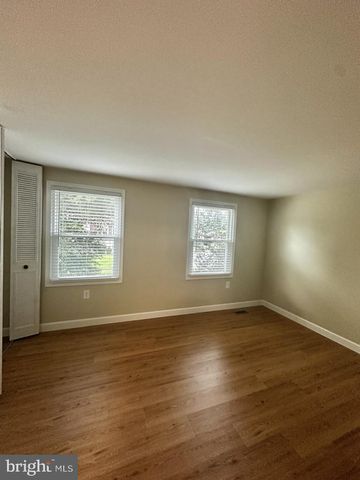 2281 DOSINIA CT, Reston, VA 20191