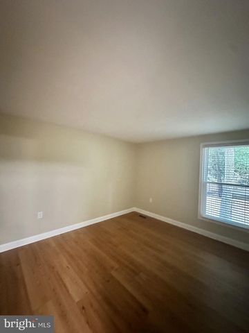 2281 DOSINIA CT, Reston, VA 20191