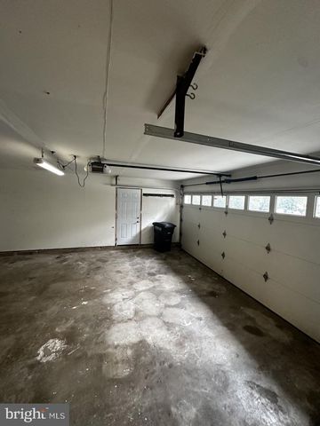 2281 DOSINIA CT, Reston, VA 20191