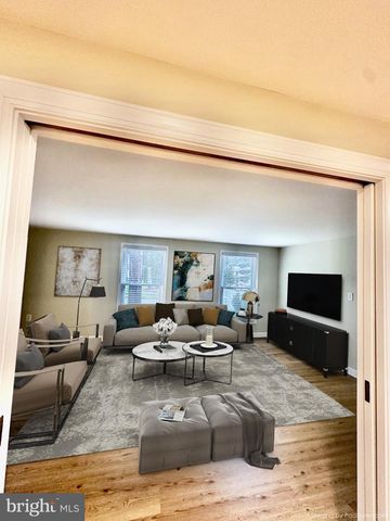 2281 DOSINIA CT, Reston, VA 20191