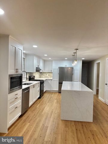 2281 DOSINIA CT, Reston, VA 20191