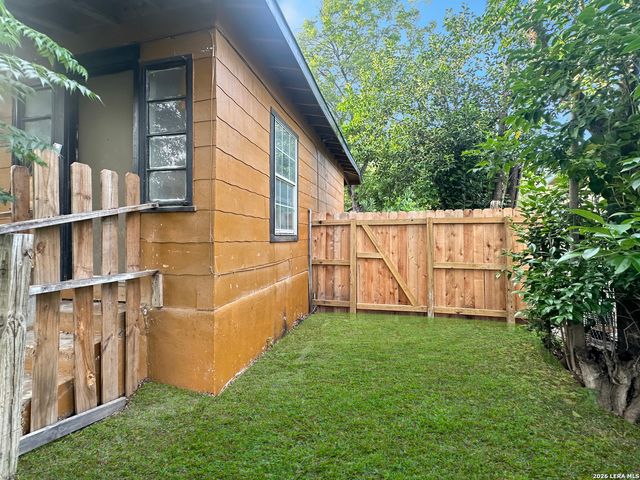 146 GASKIN DR, San Antonio, TX 78212
